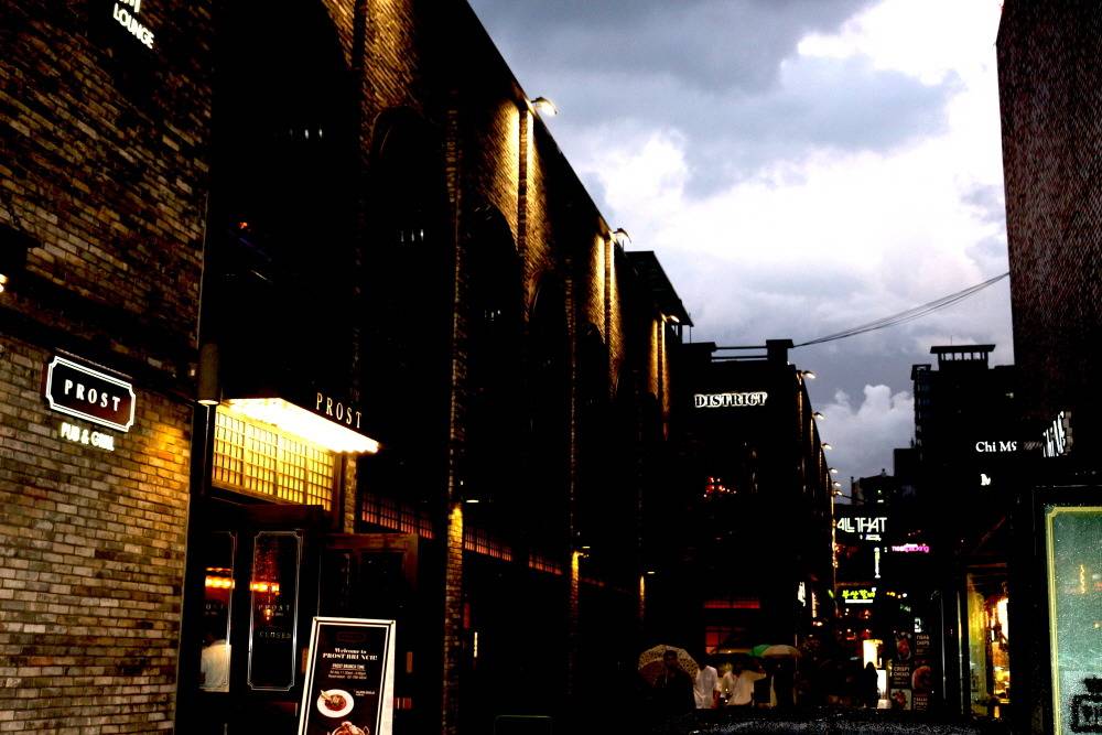 서울 번화가들중에서 가장 매력있고 특색있는 번화가라 생각함 | 인스티즈