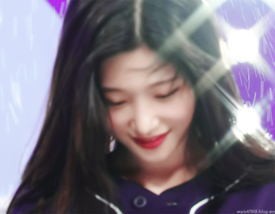 청순보스 정채연 겨드랑이.GIF (feat.핵짱예) | 인스티즈