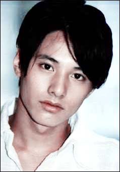 비슷한 나이로 비교해보는 유승호 vs 원빈 | 인스티즈