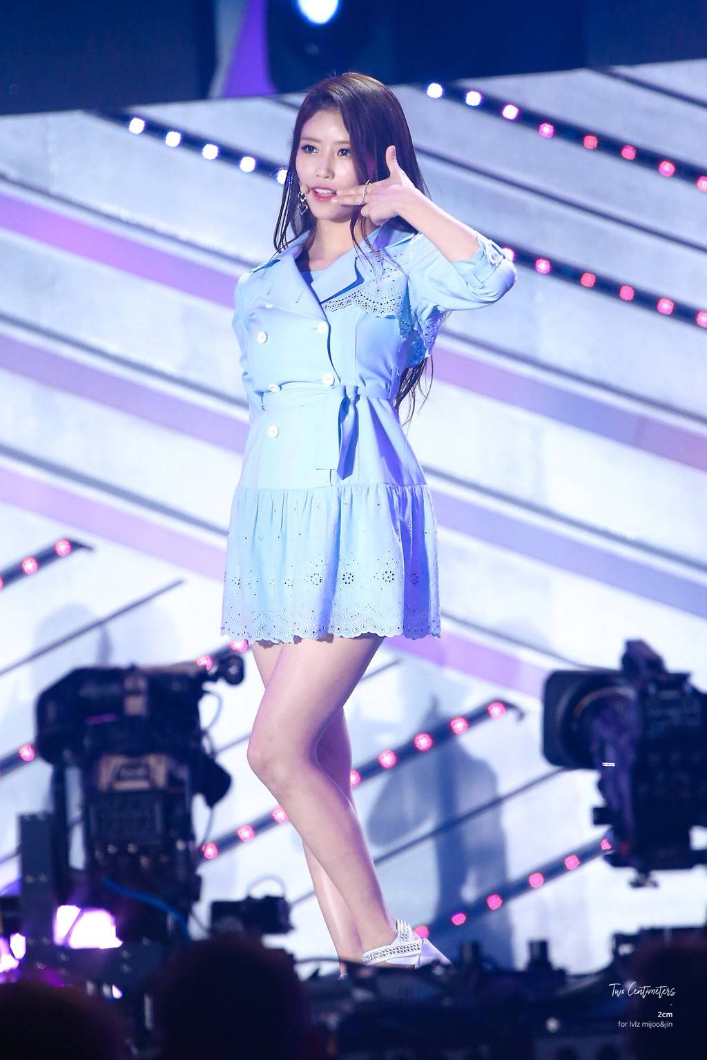 [러블리즈] 심야에 배가고프지만 참아야 할 것 같아서 미주 | 인스티즈