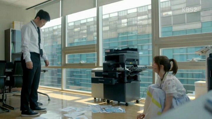 이런 신입 여직원이 복사기를 고장냈다면? | 인스티즈