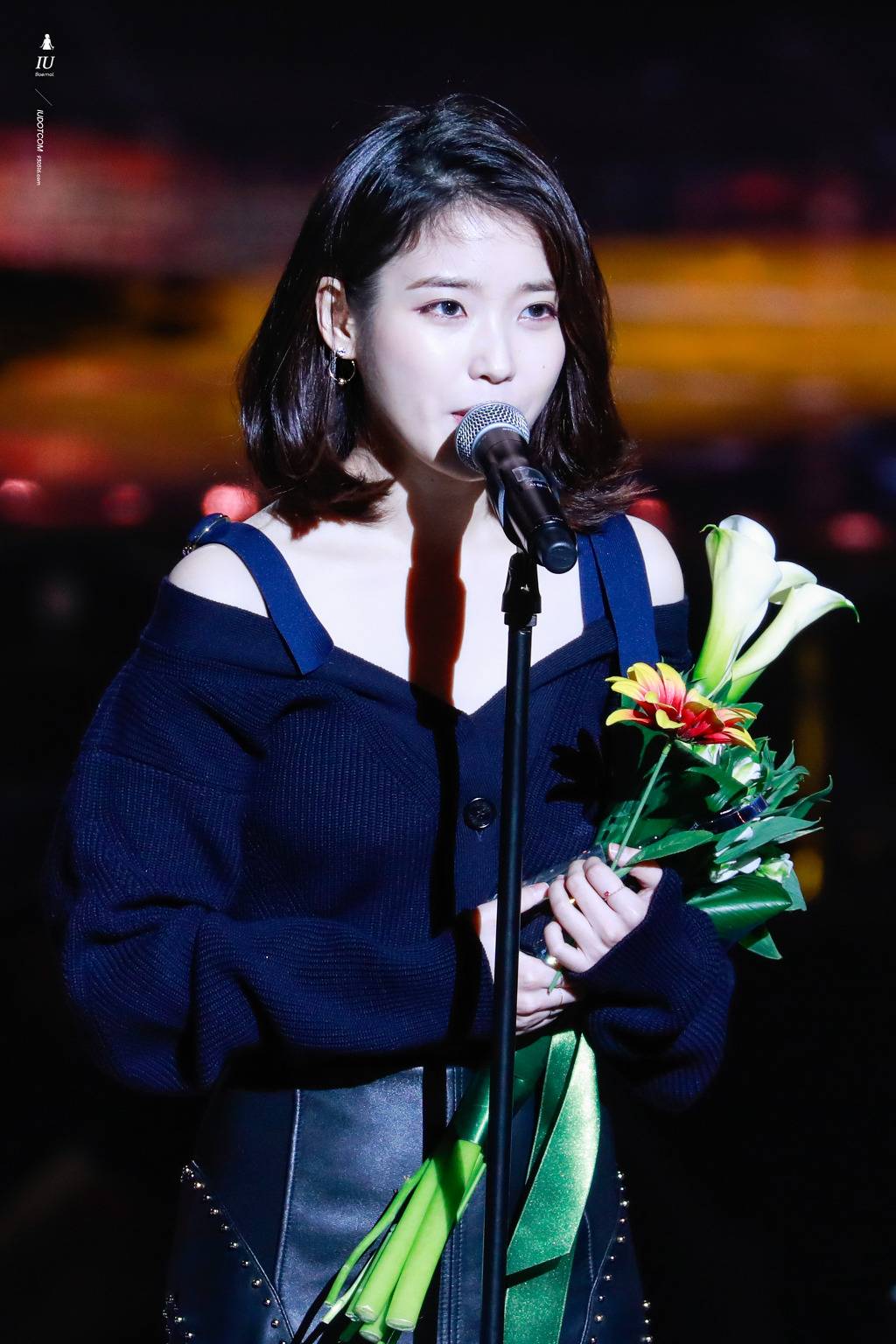 귀엽고 이쁜데 섹시하기까지한 아이유.jpgif | 인스티즈