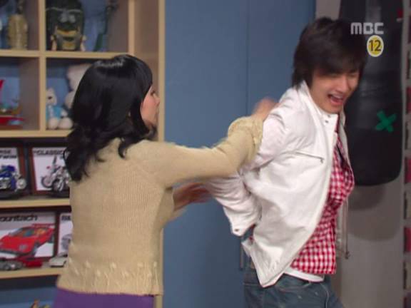 [거침없이하이킥] 민호보다 더 크게 다쳤는데 사람들이 몰라줘서 억울한 윤호.jpg | 인스티즈