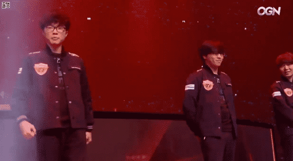 [LOL] skt 페이커 롤드컵 우승 스킨 귀환 모션 .gif | 인스티즈