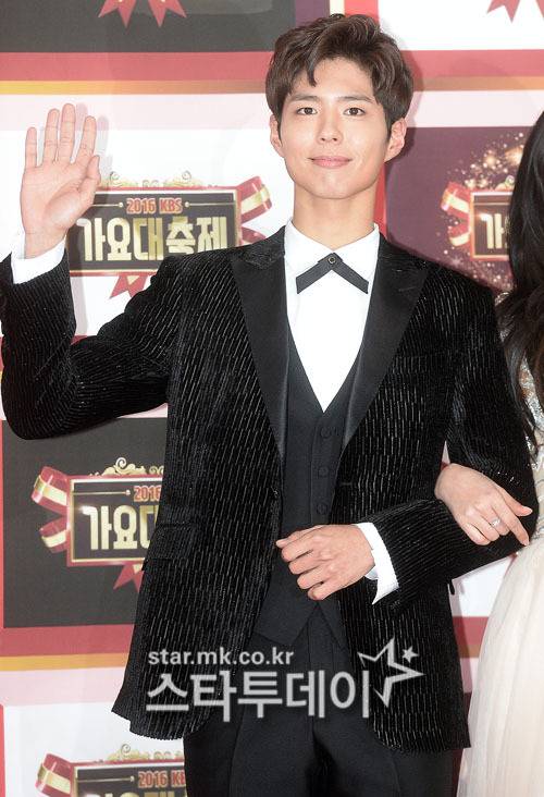 오늘자 박보검&설현 | 인스티즈