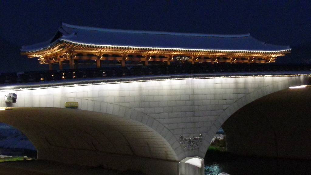 전주한옥마을 남천교 아치형의 아름다운 다리위의 한옥 누각 설경 및 야경 (안구정화) | 인스티즈