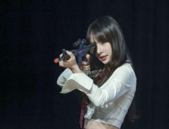 어디서 본건 있는 사격 자세.jpg | 인스티즈