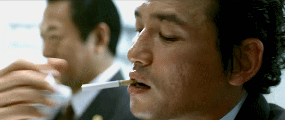 남자배우들 담배피는 모습.gif | 인스티즈