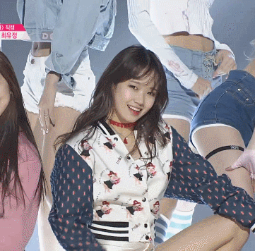 [프로듀스101] 섹시한척 리즈찍는 최유정.jpg (feat. 우리찐) | 인스티즈