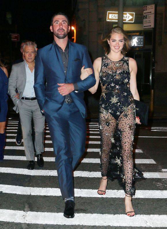 케이트 업튼 생일 파티 (feat. 저스틴 벌렌더) | 인스티즈