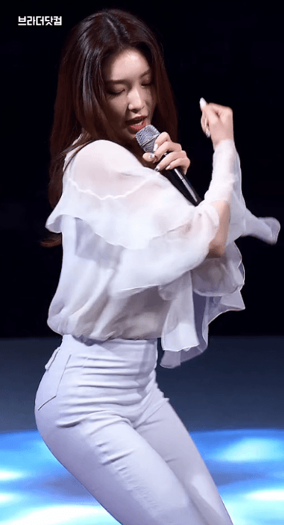 순백의 청하.gif | 인스티즈