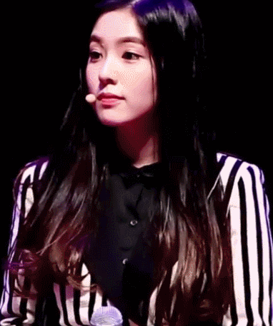 팬들 다정하게 보는 아이린.jpgif | 인스티즈