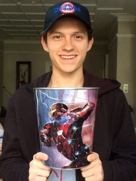 캡틴 아메리카: 시빌 워를 통해 마블 시네마틱 유니버스에 합류한 스파이더맨 | 인스티즈