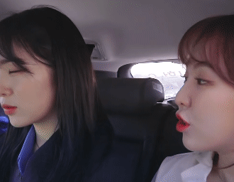 흥 대폭발한 배주현.gif | 인스티즈