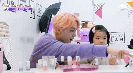 [반달친구] 네일받는 전재이 (feat. 심장심장 다져다져) | 인스티즈