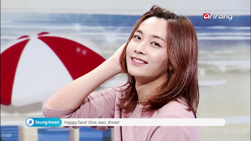 할리퀸 코스프레한 아이돌 | 인스티즈