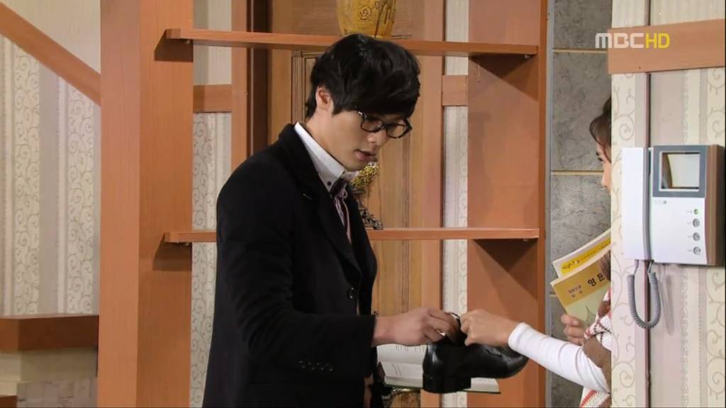 [지붕뚫고하이킥] 책임왕 황책임씨(이지훈 고자설).jpg | 인스티즈