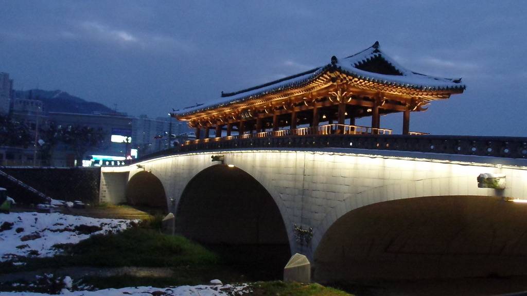 전주한옥마을 남천교 아치형의 아름다운 다리위의 한옥 누각 설경 및 야경 (안구정화) | 인스티즈