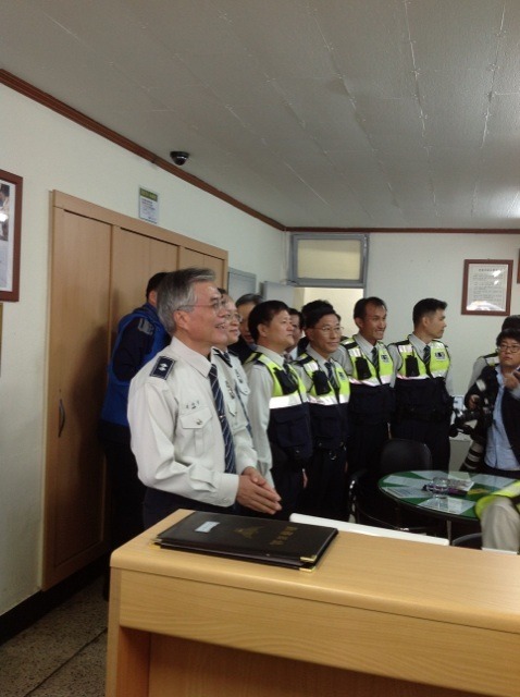 진짜 다 잘 어울리는 문재인;.jpg | 인스티즈