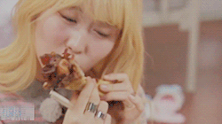 잘 먹는 모모.gif | 인스티즈