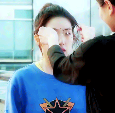 안경을 써도 예쁜 아이린.gif | 인스티즈