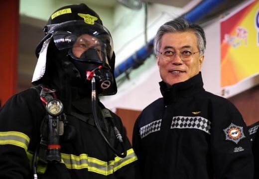 진짜 다 잘 어울리는 문재인;.jpg | 인스티즈