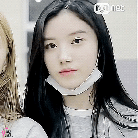 여자아이돌에선 본적 없던 장군감 캐릭터 퀸시연.gif (프로듀스101) | 인스티즈