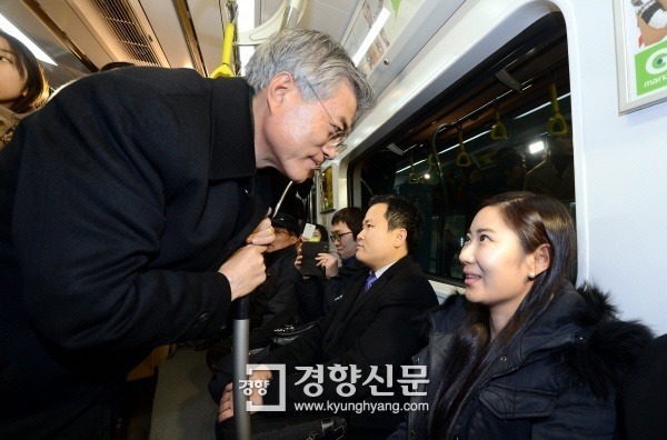 진짜 다 잘 어울리는 문재인;.jpg | 인스티즈