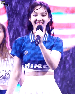 [트와이스] 컬투쇼 빗속의 나연이 | 인스티즈