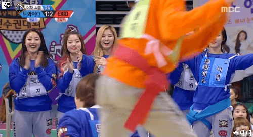 [트와이스] 의외로 많이찍혔던 아육대 사나 | 인스티즈