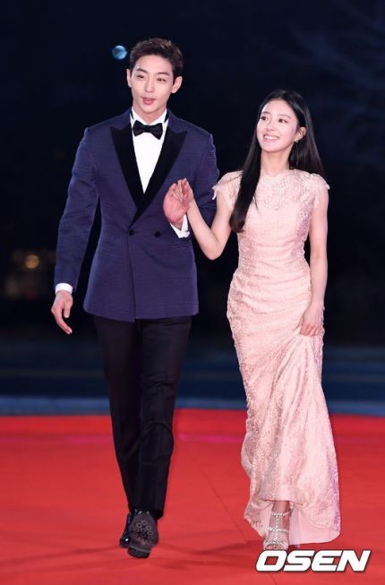 오늘자 레드카펫 현우 이세영 | 인스티즈