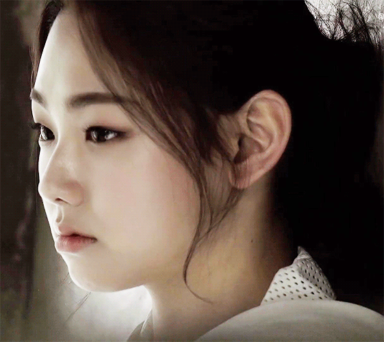 강미나 팬들의 끊이지 않는 논쟁 | 인스티즈