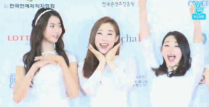 오늘의 IOI 하얀 원피스 버전 셀카 | 인스티즈