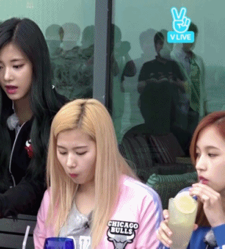 트와이스 사나 in 제주 | 인스티즈