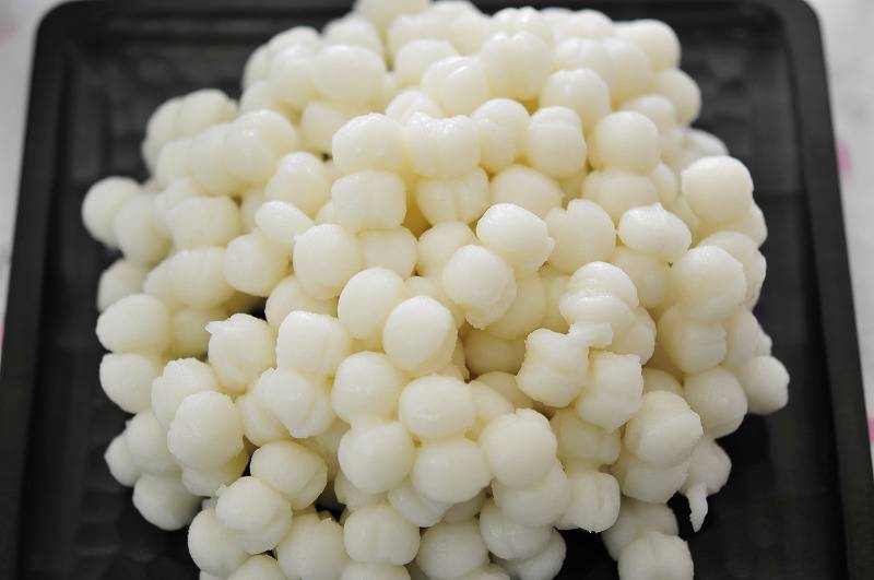 [떡] 떡을 비벼서 끝을 틀어 만드는 조랭이떡 | 인스티즈