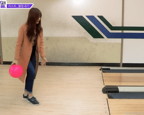 [트와이스] 생전 처음 볼링 쳐보는 쯔위 ㅋㅋㅋ | 인스티즈