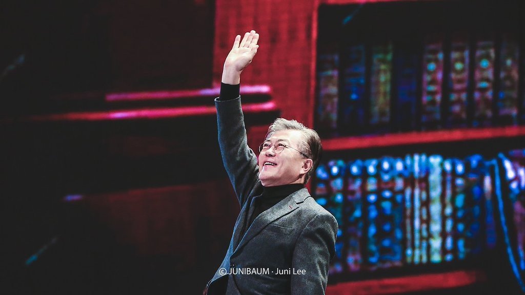 아이돌 홈마가 찍은 문재인 대통령 사진 | 인스티즈