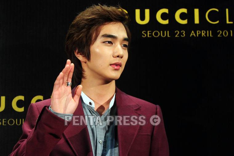 비슷한 나이로 비교해보는 유승호 vs 원빈 | 인스티즈