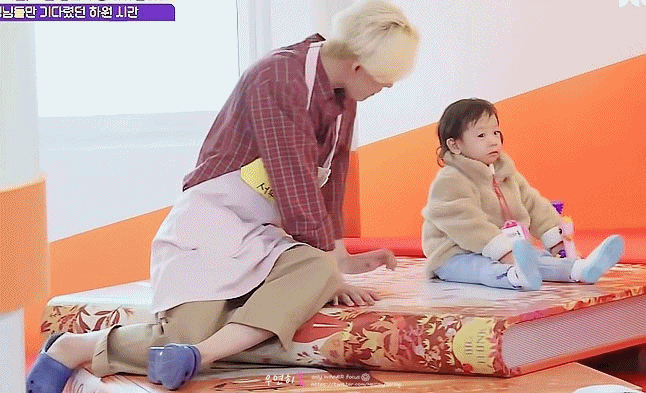 [반달친구] 10명의 아이들 중에서 유일하게 기저귀 차는 박하율.jpgif | 인스티즈