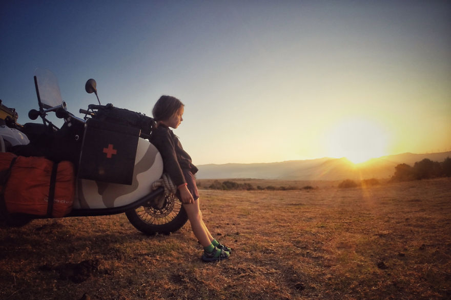 우리는 4개월간 사이드카를 타고 유럽의 41개국을 달렸다...jpg | 인스티즈