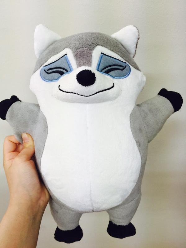 자신과 똑같이 생긴 아이돌 인형을 사랑한 라쿤 | 인스티즈