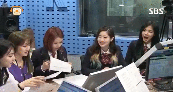 [트와이스] 몰래 하품하는 쯔위 | 인스티즈