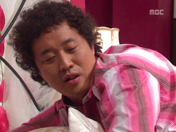 [거침없이하이킥] 순재에게 똥침당한 효자 준하.jpg | 인스티즈