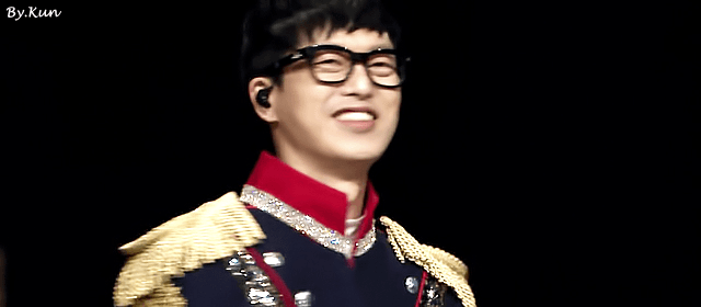 가면벗은 모습도 훈훈하게 잘생긴 음악대장 하현우.jpgif | 인스티즈