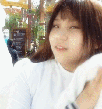[여자친구] 워터파크 광고 촬영스케치 움짤 몇개.gif | 인스티즈