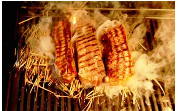 볏짚 통삼겹살 vs 생삼겹살.jpg | 인스티즈