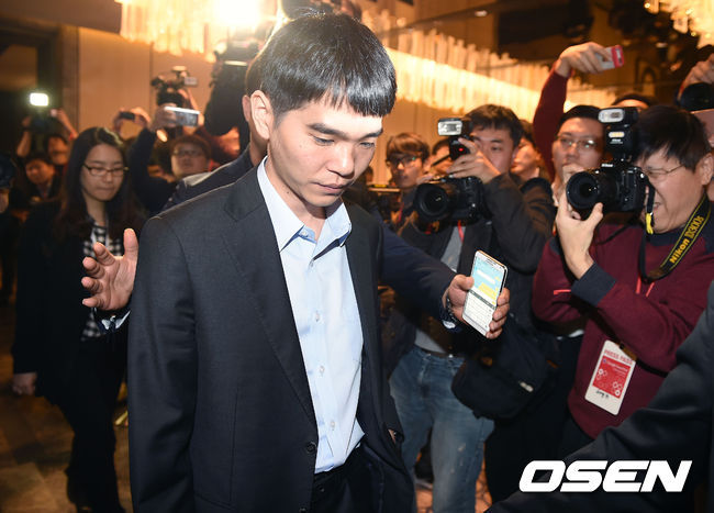 2국째 이세돌 꺾고 환호하는 알파고 개발팀원들.jpg | 인스티즈