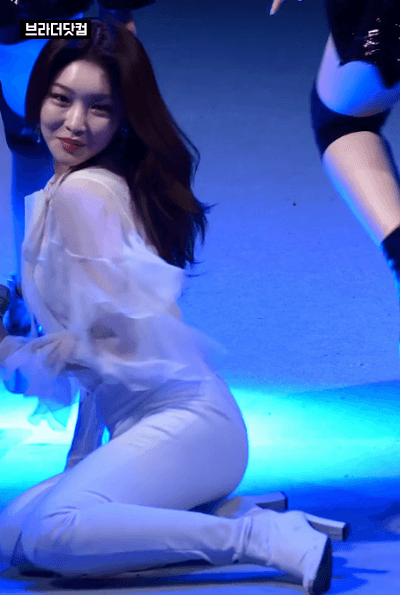 순백의 청하.gif | 인스티즈