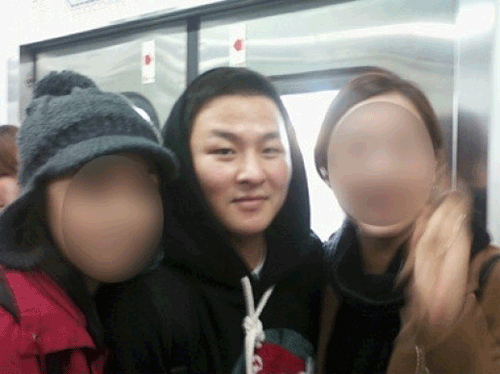지하철에서 찍힌 연예인들 | 인스티즈
