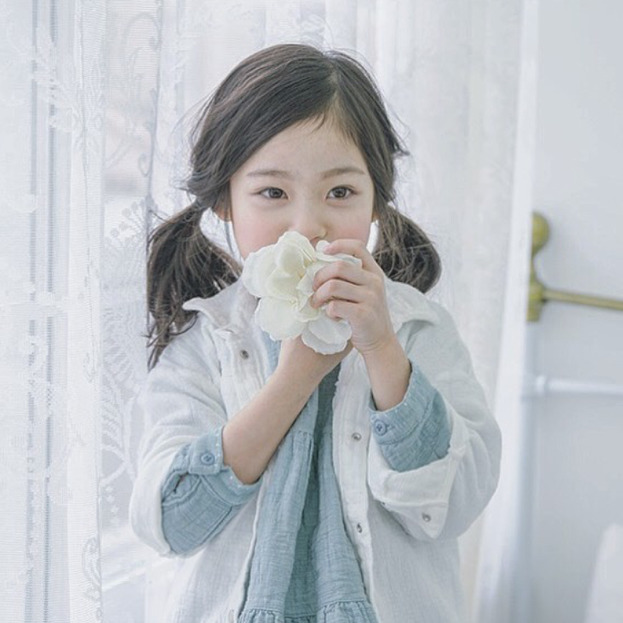 8살 꼬맹이의 미모 | 인스티즈